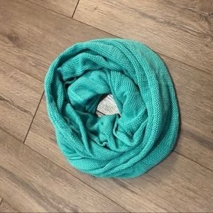 Lululemon infinity scarf